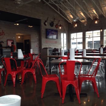 Slim Chickens - I love how clean and nice it looks!!! - Chicken Wings Near Me - Fayetteville, Arkansas