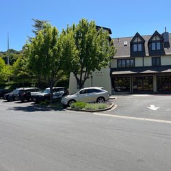 Belvedere Community Center - Parking lot