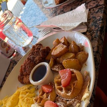Cracked & Battered - Potrero Hill - Chicken and waffles - Breakfast & Brunch Near Me - San Francisco, California