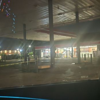 RaceTrac - Gas pumps are gone and the store has no items. - Gas Stations Near Me - Red Oak, Texas RaceTrac - Gas pumps are gone and the store has no items. - Gas Stations Near Me - Red Oak, Texas