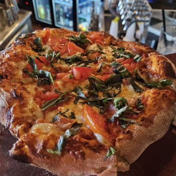 Il Gatto - Margherita pizza - Italian Near Me - La Habra, California Il Gatto - Margherita pizza - Italian Near Me - La Habra, California