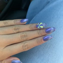 Adaline Nails - Cat eye nails