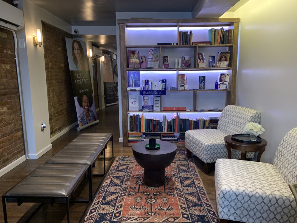 The Fountain of Youth Lounge Logo