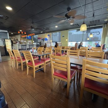 Christo's Cafe - Inside - Breakfast & Brunch Near Me - Orlando, Florida