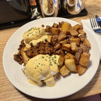 Easy Rider Diner - Eggs Benedict with vegan chorizo - Comfort Food Near Me - Indianapolis, Indiana Easy Rider Diner - Eggs Benedict with vegan chorizo - Comfort Food Near Me - Indianapolis, Indiana