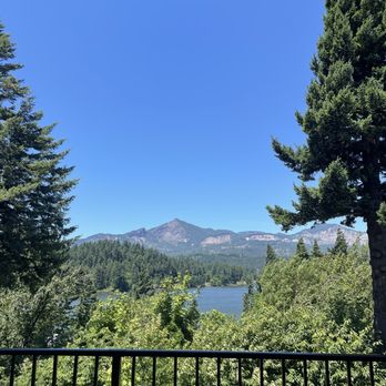 Thunder Island Brewing - Views - Breweries Near Me - Cascade Locks, Oregon Thunder Island Brewing - Views - Breweries Near Me - Cascade Locks, Oregon