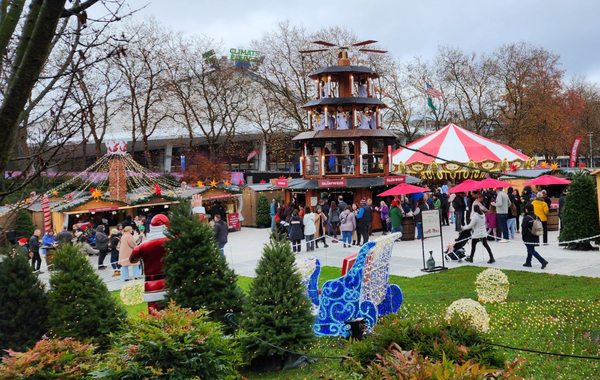 Seattle Christmas Market by null
