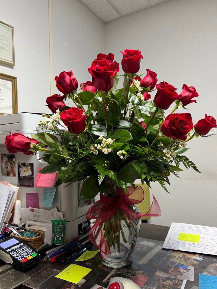 CITY FLORIST & GIFTS Updated May 2024 429 N 3rd Ave, Chatsworth