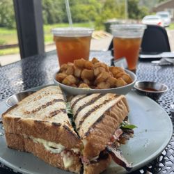Simpl Cafe - Double Bacon BLT