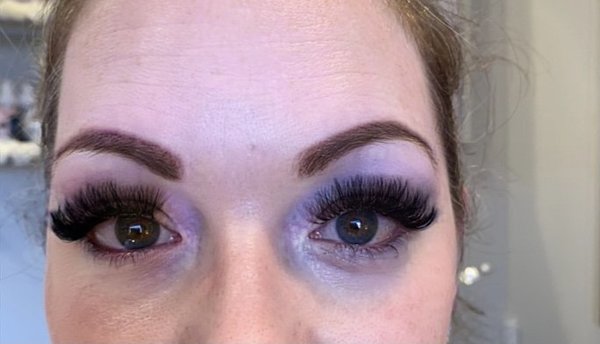 LASH LASH BABY… WE ARE ALWAYS LASHING OUT LOUD! - Model has Mega Volumes in 15’s, 14’s, 13’s 12’s & 11’s in length; .15/.20 width in 6D/10D volumes