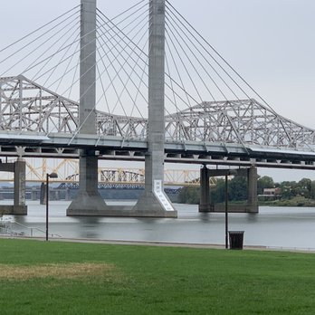Big Four Bridge - You can see 3 bridges! - Landmarks & Historical Buildings Near Me - Louisville, Kentucky Big Four Bridge - You can see 3 bridges! - Landmarks & Historical Buildings Near Me - Louisville, Kentucky