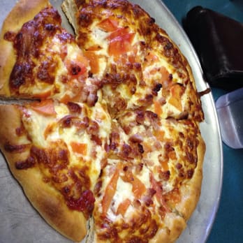 North Face Pizza - Bacon and tomato. 8" pizza - Pizza Near Me - Jasper, Alberta North Face Pizza - Bacon and tomato. 8" pizza - Pizza Near Me - Jasper, Alberta