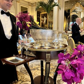 Le Cinq - French Near Me Le Cinq - French Near Me