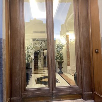 Albergo del Senato - Front door entrance to hotel - Hotels Near Me - Rome, RM Albergo del Senato - Front door entrance to hotel - Hotels Near Me - Rome, RM