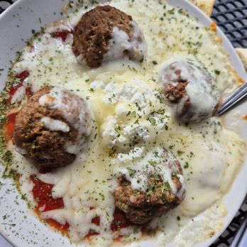 Fat Tony's Italian Pub - Meatball sundae with garlic bread appetizer YUM!! - Italian Near Me - Wilmington, North Carolina Fat Tony's Italian Pub - Meatball sundae with garlic bread appetizer YUM!! - Italian Near Me - Wilmington, North Carolina