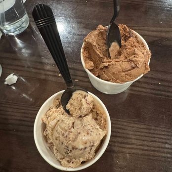 80/20 @ Kaelin's - Single Scoop of Ice Cream - Burgers Near Me - Louisville, Kentucky