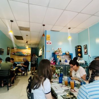 808 Grindz Cafe - Cafes Near Me - Lahaina, Hawaii