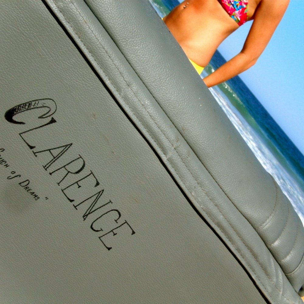Mona Vale Beach - Clarence, the traveling couch! - Beaches Near Me