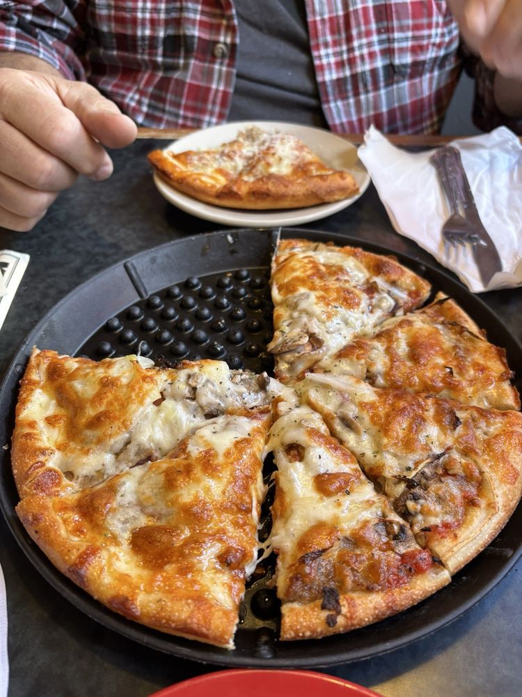 Mystic Pizza Logo