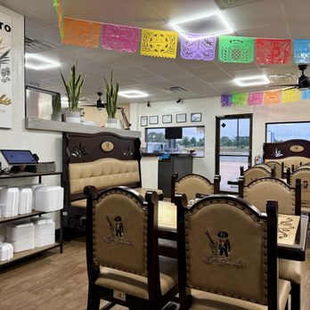 El Mariachis - Ambiance - Bars Near Me - Liberty Hill, Texas El Mariachis - Ambiance - Bars Near Me - Liberty Hill, Texas