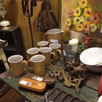 Gilley's Antique Mall - Knick-knacks and whatsits - Antiques Near Me - Plainfield, Indiana