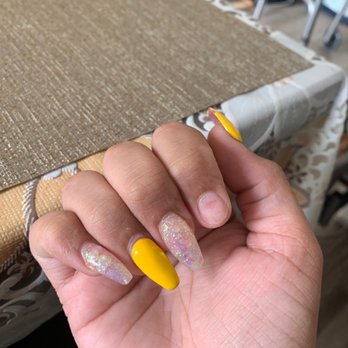 Amazing Nails & Spa - Nail Salons Near Me - Tracy, California