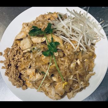 Paradise Kitchen - Pad Thai Chicken - Thai Near Me - Chandler, Arizona Paradise Kitchen - Pad Thai Chicken - Thai Near Me - Chandler, Arizona