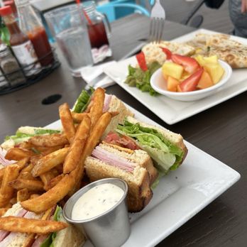 Toasted Bun - Club sandwich with French fries - Breakfast & Brunch Near Me - Glendale, California Toasted Bun - Club sandwich with French fries - Breakfast & Brunch Near Me - Glendale, California