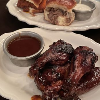 Trivoli Tavern - Smoked Chicken Wings, Beef Slider, Fried Chicken Slider - American Near Me - Chicago, Illinois Trivoli Tavern - Smoked Chicken Wings, Beef Slider, Fried Chicken Slider - American Near Me - Chicago, Illinois