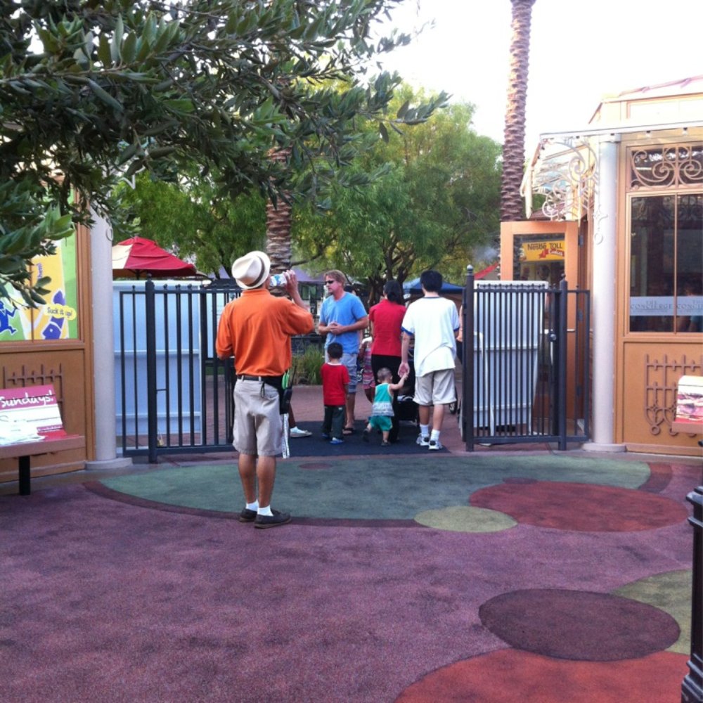 Town Square Park - Great security-guys with orange shirts - Parks Near Me - Las Vegas, Nevada Town Square Park - Great security-guys with orange shirts - Parks Near Me - Las Vegas, Nevada
