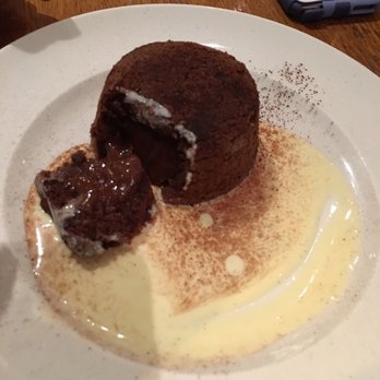 Le Petit Verdot du 17e - Molten chocolate cake - French Near Me - Paris, 75 Le Petit Verdot du 17e - Molten chocolate cake - French Near Me - Paris, 75