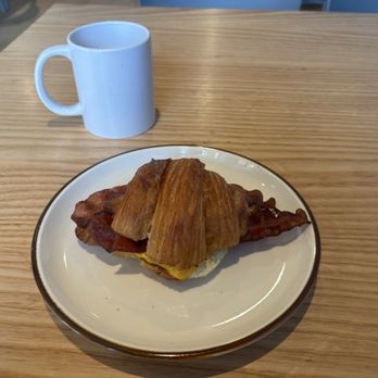 Blueberry Artisan Bakery - Croissant with bacon, fried egg and cheddar - Bakeries Near Me - Jacksonville, Florida Blueberry Artisan Bakery - Croissant with bacon, fried egg and cheddar - Bakeries Near Me - Jacksonville, Florida