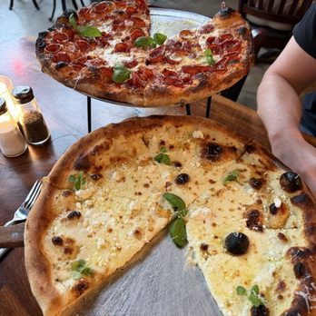 La Pecora Pizzabar - Pizza Near Me - Cleveland, Ohio