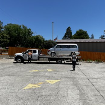 Me Wuk & Tow - Daylon giving us a water break, enroute to our destination 185 miles away. - Towing Near Me Me Wuk & Tow - Daylon giving us a water break, enroute to our destination 185 miles away. - Towing Near Me