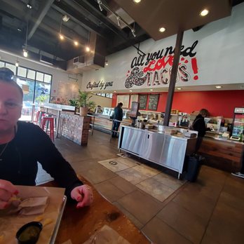 Que Onda Tacobar - Inside - Tacos Near Me - Vacaville, California Que Onda Tacobar - Inside - Tacos Near Me - Vacaville, California