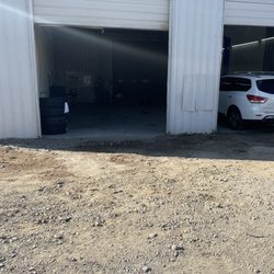 Leo Tire & Wheel - 2 wheel/tire bays