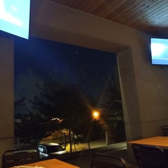 Howell's Kitchen and Bar - Pizza Near Me - Atlanta, Georgia