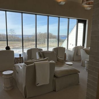 Inns of Aurora Resort & Spa - Inns of Aurora relaxation area - Resorts Near Me - Aurora, New York