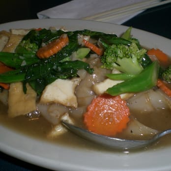 Thai Time - Lad Nar with tofu - rice noodles in a peppery, black bean gravy sauce with veggies - Thai Near Me - San Diego, California Thai Time - Lad Nar with tofu - rice noodles in a peppery, black bean gravy sauce with veggies - Thai Near Me - San Diego, California