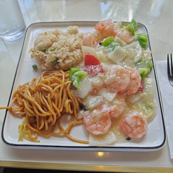 China Fun - Lunch special shrimp in lobster sauce - Chinese Near Me - Escondido, California
