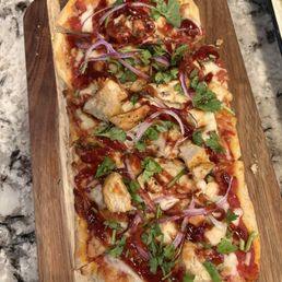 Bbq flat bread pizza