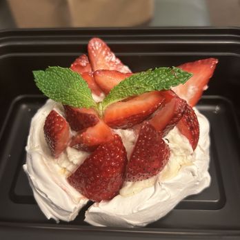 Narbona Boca Raton - Pavlova - Italian Near Me - Boca Raton, Florida