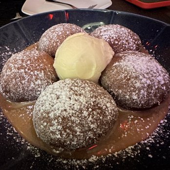 Vis à Vis Restaurant and Lounge - a plate of desserts - French Near Me - Brooklyn, New York Vis à Vis Restaurant and Lounge - a plate of desserts - French Near Me - Brooklyn, New York