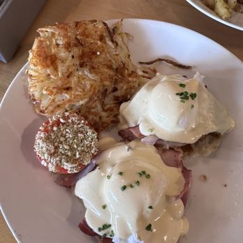 Early Bird - Traditional Eggs Benedict w hash brown side ($18.50) - New American Near Me - Fullerton, California Early Bird - Traditional Eggs Benedict w hash brown side ($18.50) - New American Near Me - Fullerton, California