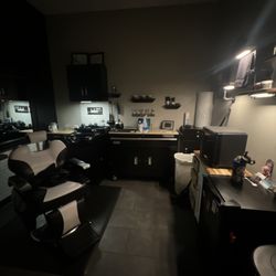 The Lion’s Den Men’s Salon