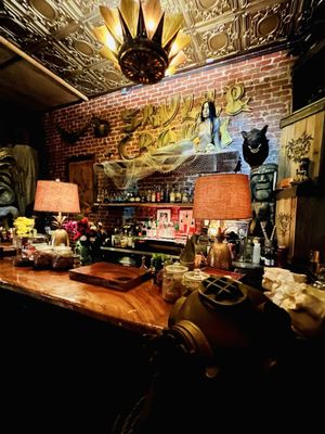 Skull & Crown Trading Co. by null