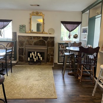 Hope House Cafe - fireplace and dining area - Sandwiches Near Me - Trenton, Georgia Hope House Cafe - fireplace and dining area - Sandwiches Near Me - Trenton, Georgia