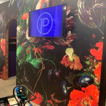 Powder Beauty - Beautiful decor - Nail Salons Near Me - Los Angeles, California