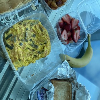 Big Pink - Vegetable omelette with side of home fries, toast, and strawberries & banana - Pizza Near Me - Miami Beach, Florida Big Pink - Vegetable omelette with side of home fries, toast, and strawberries & banana - Pizza Near Me - Miami Beach, Florida