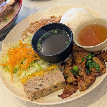 Pho Bac Ky - Julienne Pork, Egg Quiche, and Charbroiled Porkchops (越式三寶碎米飯) - Vietnamese Near Me - Tustin, California